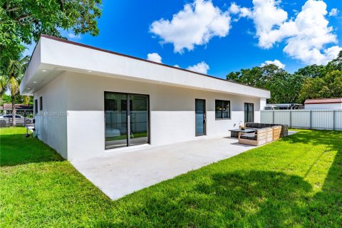 Casa en venta en North Miami, Florida, 3 dormitorios, 172.8 m2 № 1932761 - foto 22