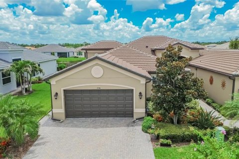House in Wimauma, Florida 2 bedrooms, 189.52 sq.m. № 2299899