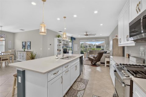 House in Wimauma, Florida 2 bedrooms, 189.52 sq.m. № 2299899 - photo 7