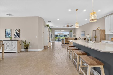 House in Wimauma, Florida 2 bedrooms, 189.52 sq.m. № 2299899 - photo 17