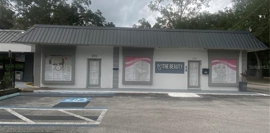 Immobilier commercial à Brandon, Floride 120.77 m2 № 2406504
