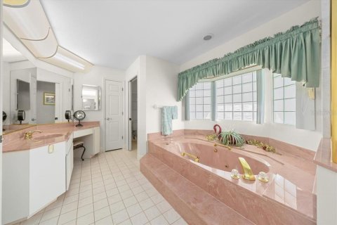 House in MAJESTIC OAKS in Ocala, Florida 3 bedrooms, 231.88 sq.m. № 1838784 - photo 28
