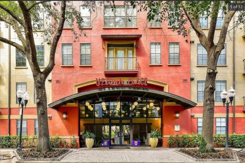 Condo in Orlando, Florida, 1 bedroom  № 1870706 - photo 1