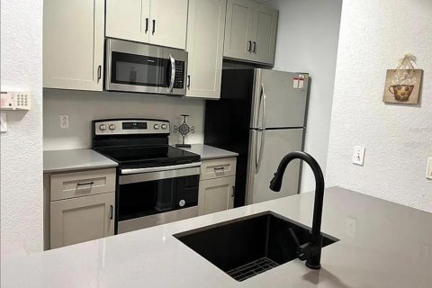 Condo in Orlando, Florida, 1 bedroom  № 1870706 - photo 3