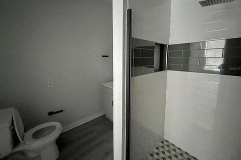 Condo in Orlando, Florida, 1 bedroom  № 1870706 - photo 13