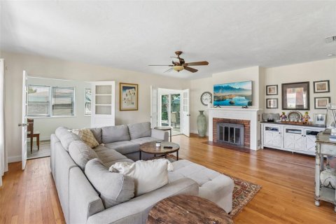 Villa ou maison à vendre à Daytona Beach, Floride: 3 chambres, 177.81 m2 № 2312434 - photo 4