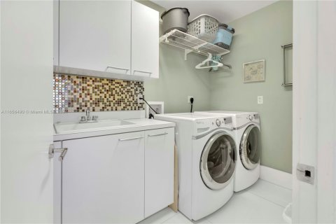 Condo in Aventura, Florida, 3 bedrooms  № 1865096 - photo 21