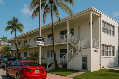 Copropriété à louer à Miami Beach, Floride: 40.78 m2 № 1966437 - photo 2
