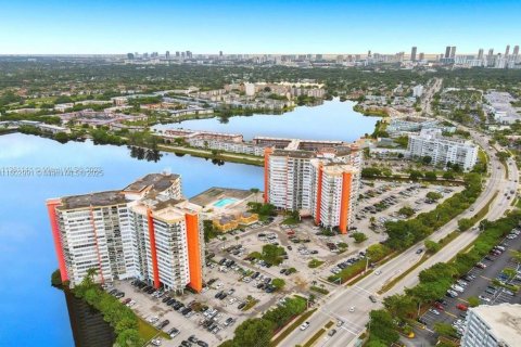 Снять в аренду кондоминиум в Майами, Флорида 1 спальня, 79.99м2, № 1958464 - фото 21