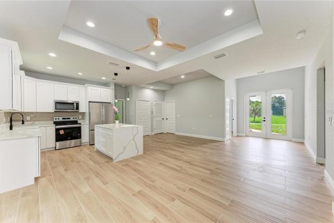 House in North Port, Florida 3 bedrooms, 153.29 sq.m. № 2258987 - photo 10