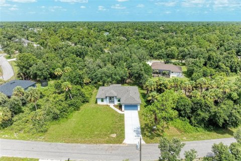 House in North Port, Florida 3 bedrooms, 153.29 sq.m. № 2258987 - photo 2