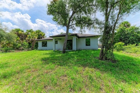 House in North Port, Florida 3 bedrooms, 153.29 sq.m. № 2258987 - photo 28