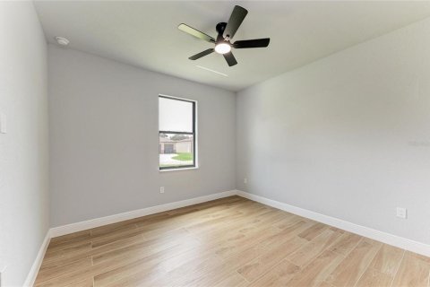 House in North Port, Florida 3 bedrooms, 153.29 sq.m. № 2258987 - photo 25