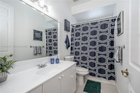 Casa en venta en Pembroke Pines, Florida, 5 dormitorios, 290.13 m2 № 2002483 - foto 28