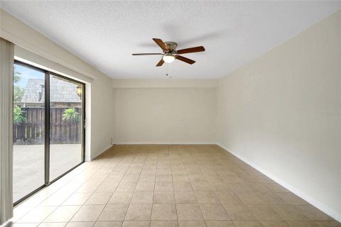 Townhouse in Leesburg, Florida 2 bedrooms, 119.66 sq.m. № 1620310 - photo 14