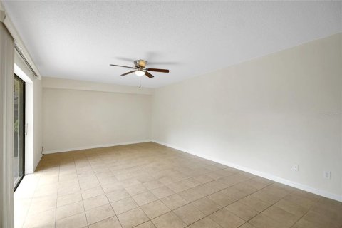 Townhouse in Leesburg, Florida 2 bedrooms, 119.66 sq.m. № 1620310 - photo 13