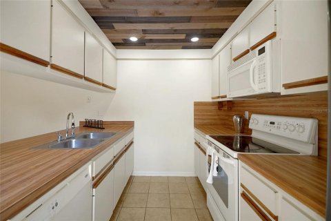 Townhouse in Leesburg, Florida 2 bedrooms, 119.66 sq.m. № 1620310 - photo 20