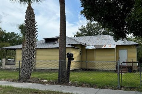House in New Smyrna Beach, Florida 4 bedrooms, 155.43 sq.m. № 1780985 - photo 1