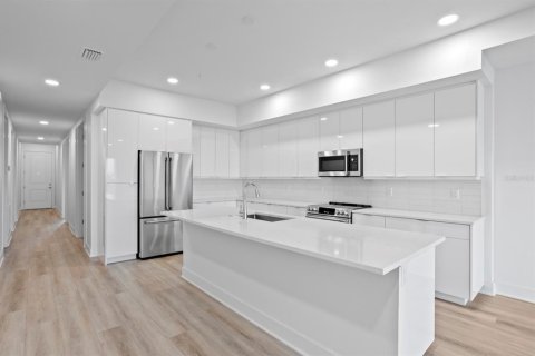 Condo in Madeira Beach, Florida, 3 bedrooms  № 704159 - photo 20