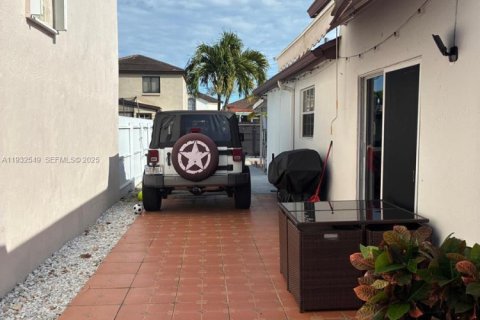 Villa ou maison à vendre à Miami, Floride: 3 chambres, 111.67 m2 № 1991464 - photo 14