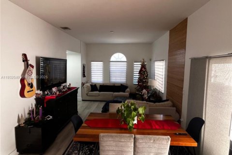 Villa ou maison à vendre à Miami, Floride: 3 chambres, 111.67 m2 № 1991464 - photo 7