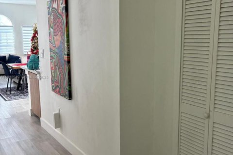 Villa ou maison à vendre à Miami, Floride: 3 chambres, 111.67 m2 № 1991464 - photo 10