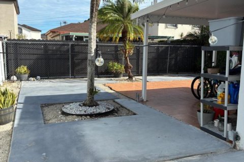 Villa ou maison à vendre à Miami, Floride: 3 chambres, 111.67 m2 № 1991464 - photo 16