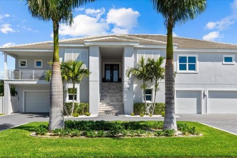 Villa ou maison à Belleair Beach, Floride 4 chambres, 414.72 m2 № 2121932
