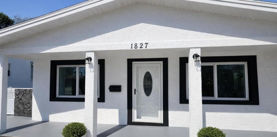 Casa en Saint Petersburg, Florida 4 dormitorios, 142.14 m2 № 2225318