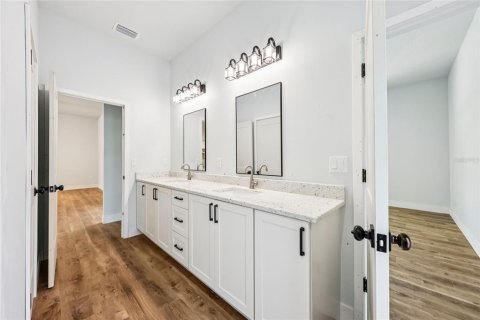 Villa ou maison à vendre à Deltona, Floride: 4 chambres, 301.93 m2 № 2234172 - photo 27