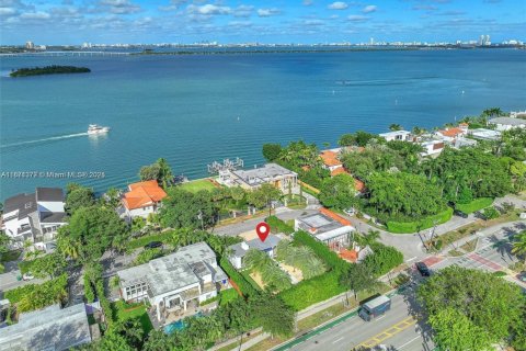 House in Miami Beach, Florida 5 bedrooms № 1928352 - photo 16