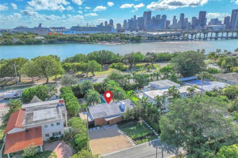 House in Miami Beach, Florida 5 bedrooms № 1928352 - photo 15