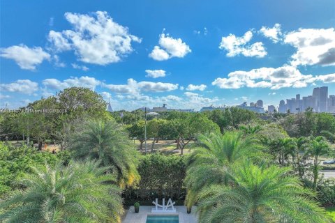 House in Miami Beach, Florida 5 bedrooms № 1928352 - photo 21