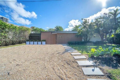 House in Miami Beach, Florida 5 bedrooms № 1928352 - photo 28
