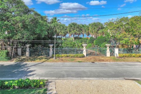 House in Miami Beach, Florida 5 bedrooms № 1928352 - photo 24