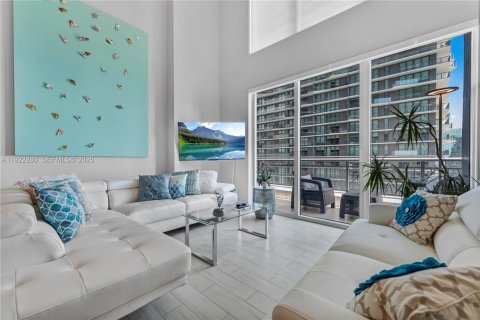 Condo in Miami, Florida, 2 bedrooms  № 1992057 - photo 3