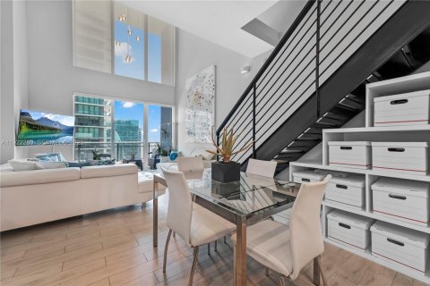 Condo in Miami, Florida, 2 bedrooms  № 1992057 - photo 5