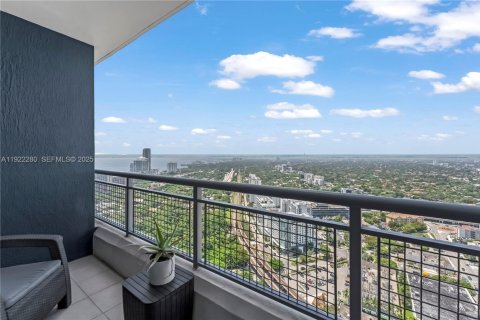 Condo in Miami, Florida, 2 bedrooms  № 1992057 - photo 17