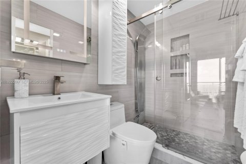 Condo in Miami, Florida, 2 bedrooms  № 1992057 - photo 24