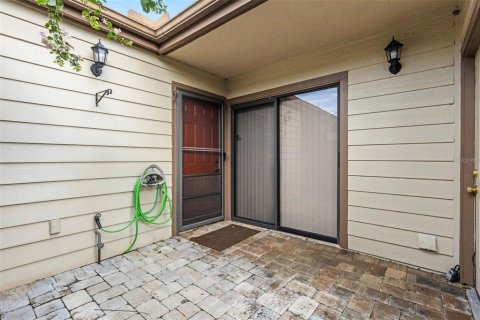 Condo in Sarasota, Florida, 2 bedrooms  № 2125155 - photo 7