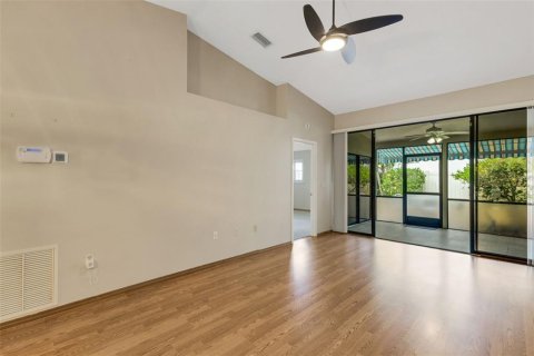 Condo in Sarasota, Florida, 2 bedrooms  № 2125155 - photo 19