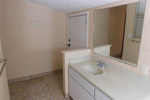 Casa en venta en Masaryktown, Florida, 2 dormitorios, 113.15 m2 № 2377883 - foto 15
