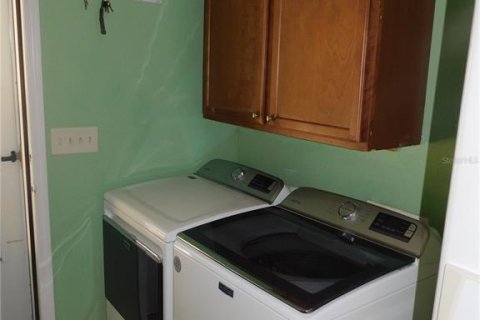 Casa en venta en Masaryktown, Florida, 2 dormitorios, 113.15 m2 № 2377883 - foto 2