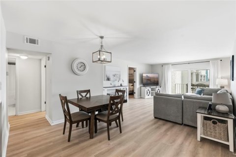 Condo in Saint Petersburg, Florida, 2 bedrooms  № 2266825 - photo 28