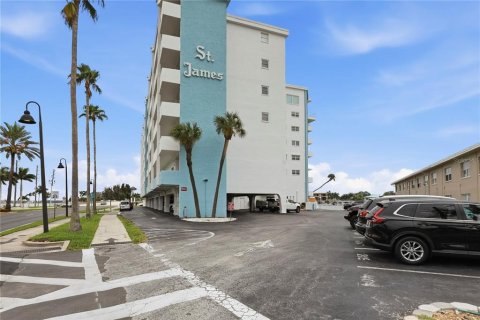 Condo in Saint Petersburg, Florida, 2 bedrooms  № 2266825 - photo 2