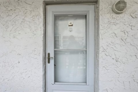 Condo in Saint Petersburg, Florida, 2 bedrooms  № 2266825 - photo 4