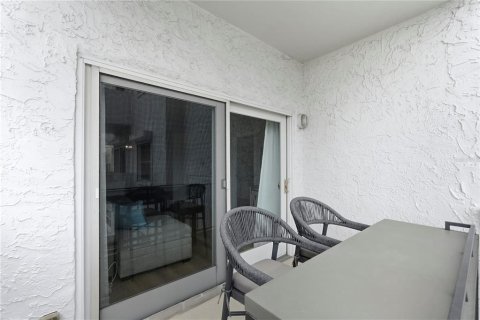 Condo in Saint Petersburg, Florida, 2 bedrooms  № 2266825 - photo 25
