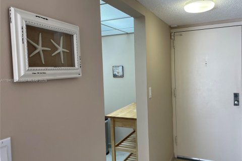 Copropriété à louer à Miami Beach, Floride: 1 chambre, 99.87 m2 № 2000803 - photo 30