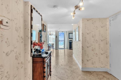 Copropriété à vendre à Fort Lauderdale, Floride: 1 chambre, 122.63 m2 № 2387043 - photo 27