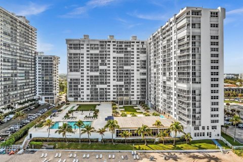 Copropriété à vendre à Fort Lauderdale, Floride: 1 chambre, 122.63 m2 № 2387043 - photo 30